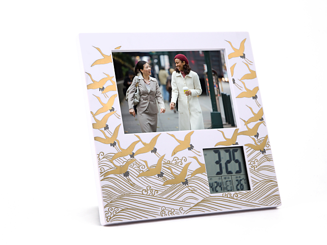 英語説明書つき 蒔絵フォトフレーム鶴白 デジタルクロックつき 日本土産や記念品に最適