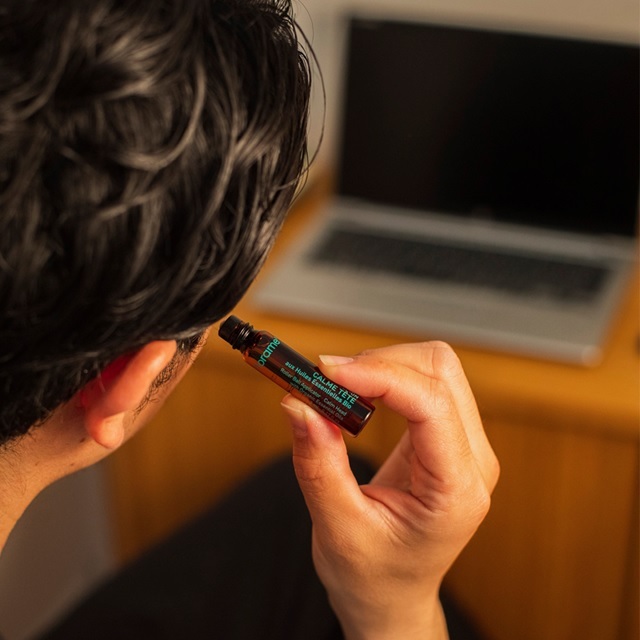 フローラム スキンアロマロールオン