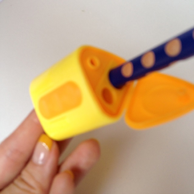 リラ グルーヴ シャープナー 2穴 |LY7311250