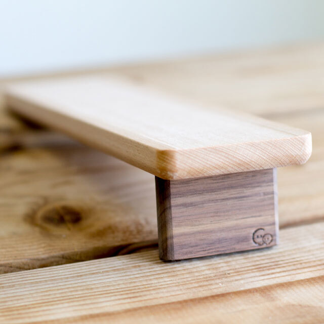 どんぐりの坂　(ウォルナット）木製