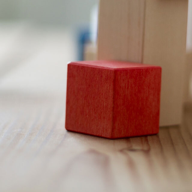CUBICOLO BASE(クビコロ ベース)【マストロ・ジェッペット】【日本製積み木】【基本造形セット】【グッドデザイン受賞】【1歳~】【送料無料】 赤色パーツ拡大