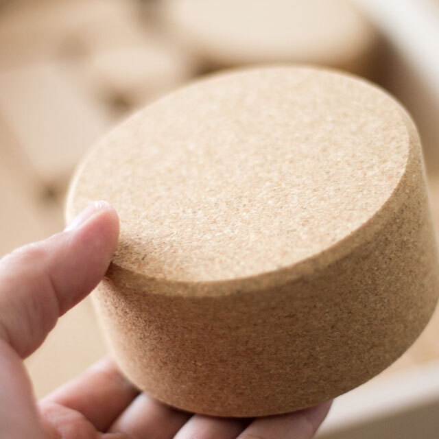 コルク積み木持った様子