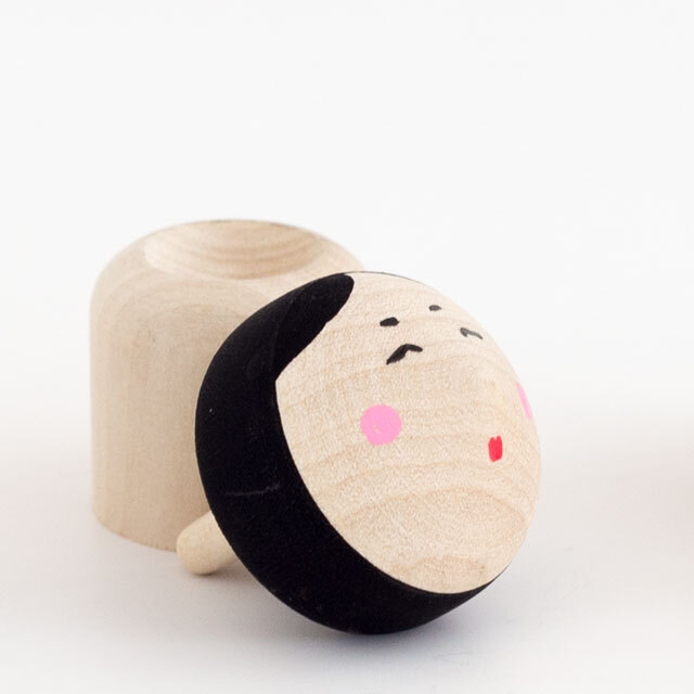 こま人形　おかめ