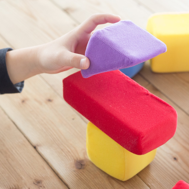 ベビーつみきで造作遊び