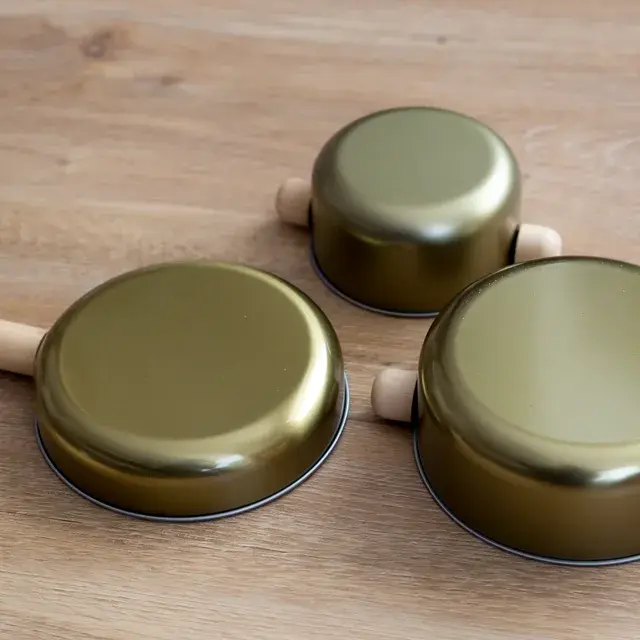 ままごと鍋の底面拡大