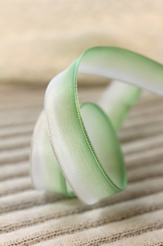 フランス製ワイヤーリボン・グラデーション　Green/White 15ミリ幅　