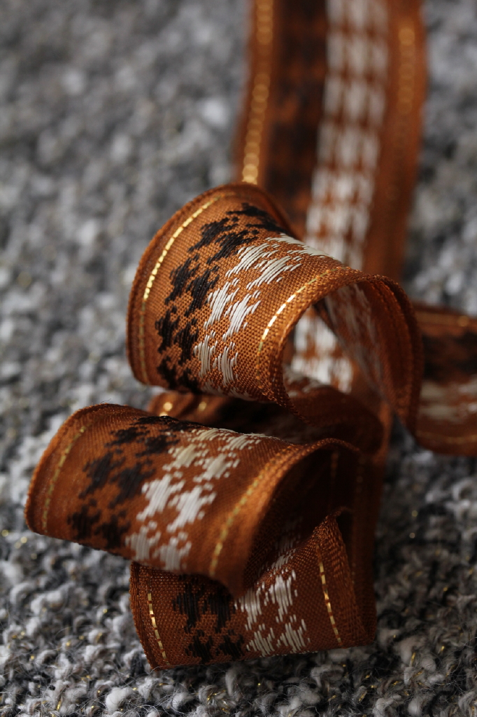 フランス製ワイヤーリボン　ハウンドツースWinter Brown 25ミリ幅　