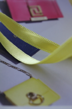 イタリア製サテンリボン レモンイエロー　10ミリ幅