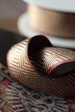 フランス製ワイヤーリボン　Geometric MODERN  BROWN 40ミリ幅　