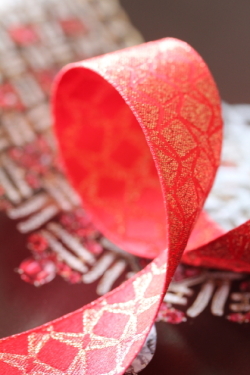 フランス製ワイヤーリボン　Jacquard "MIYABI" carmin 25ミリ幅　