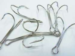 マスタッド　フライフック等 Mustad 30個ブロンズ仕上げストリーマ署名フライフィッシング