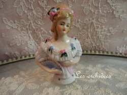 アンティークハーフドールピンクドレス