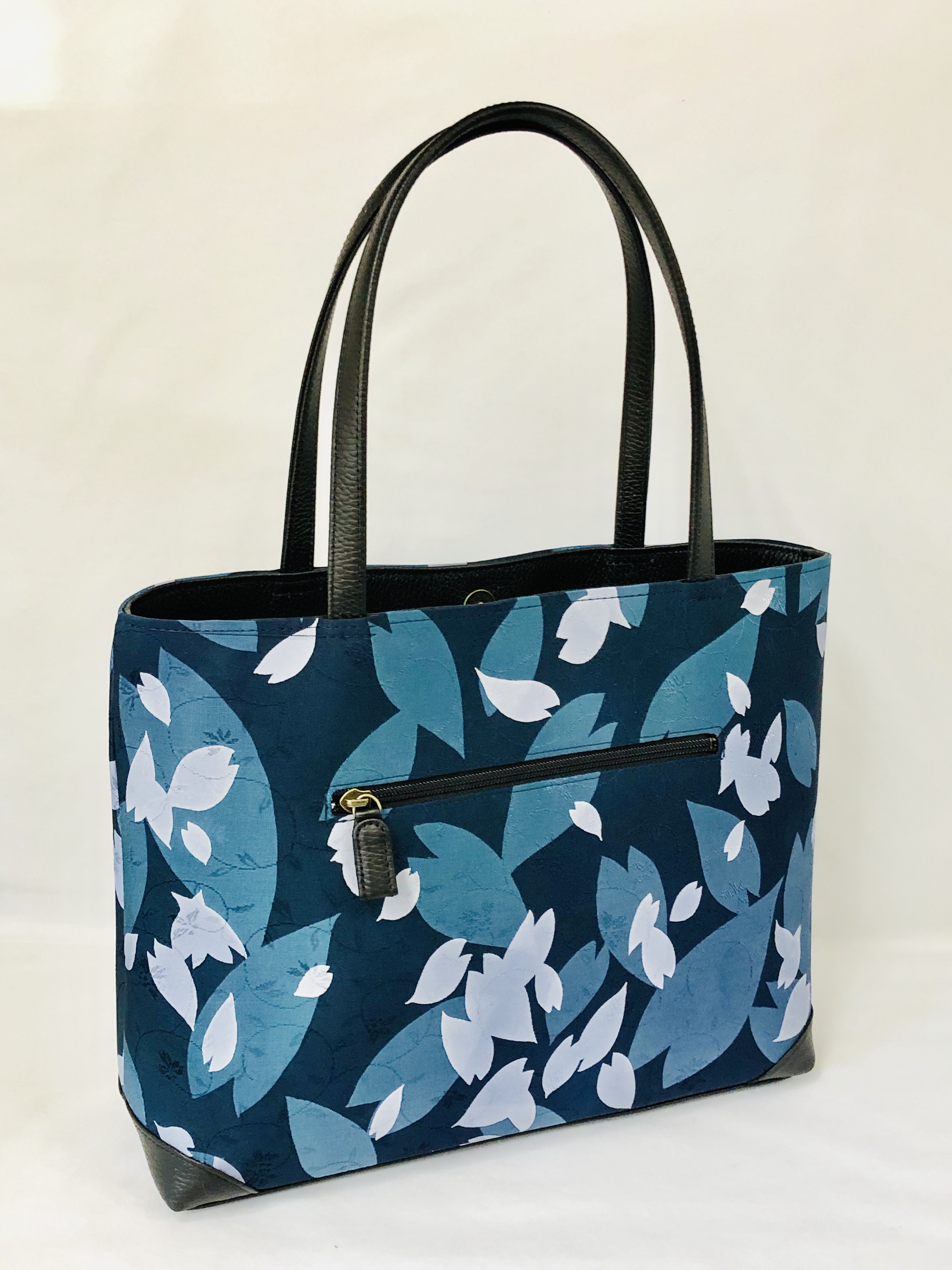 No.735大型横長トートバッグ 革付属使用 リメイク・オーダーバッグ工房