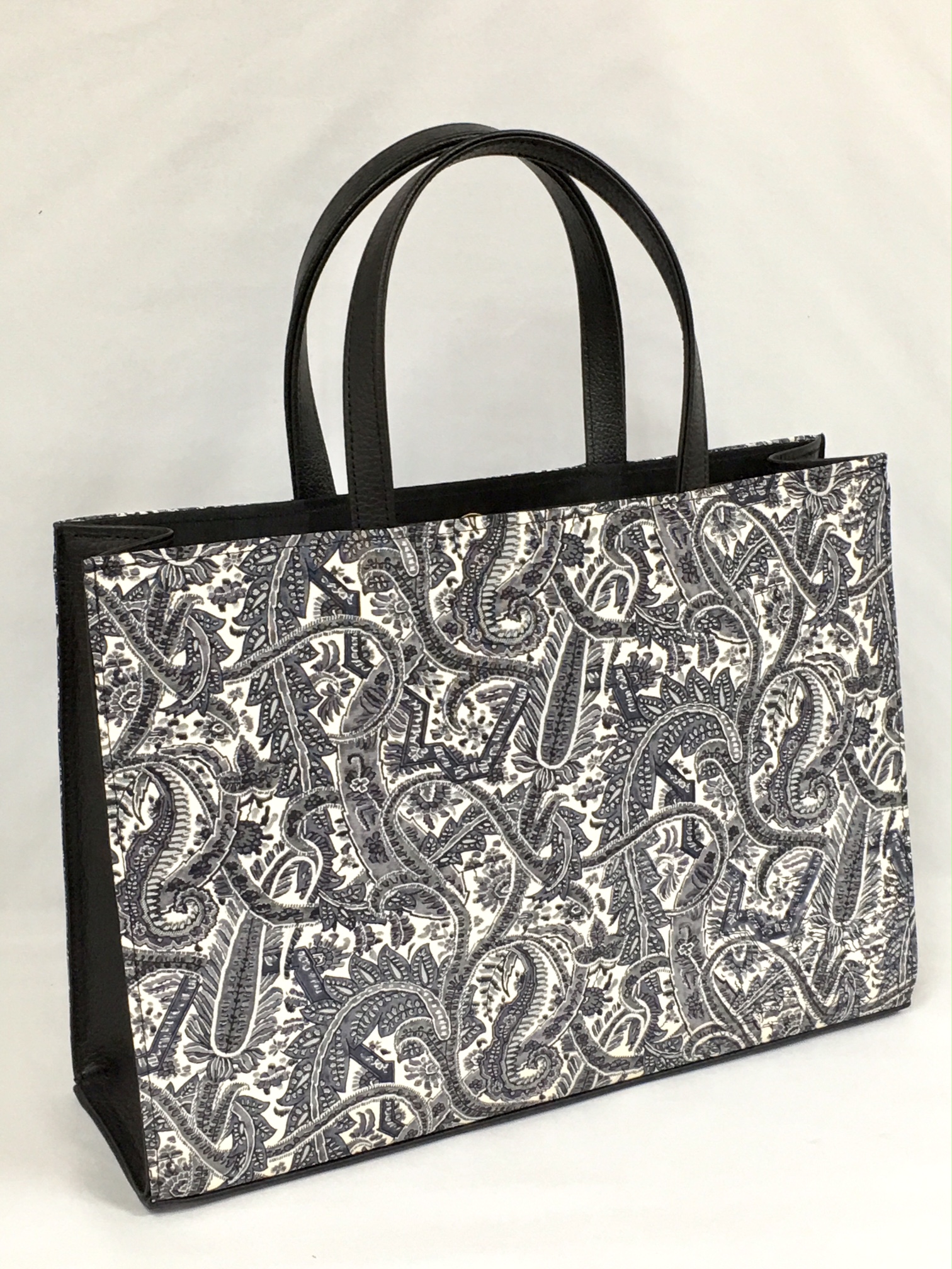 790BH 紙袋型ヨコ長手提げマグホック付き　革付属使用