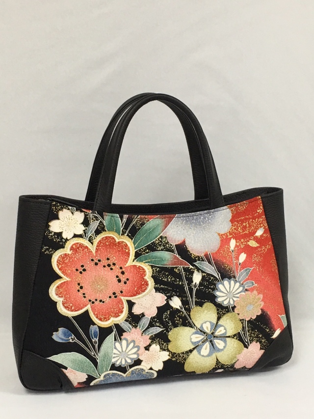 026B アオリポケット付きファスナーバッグ　革付属使用