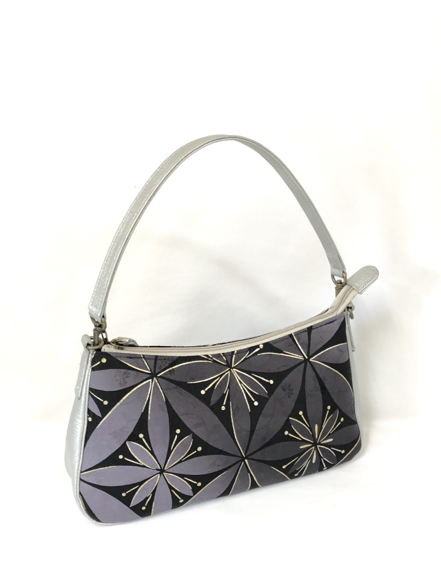 709B革手　天ファスナー持ち手取外し式 ショルダー紐付き　革付属使用