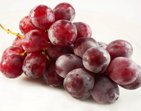 輸入ぶどう（赤）　　アメリカ産など　　１パック＝３００ｇ