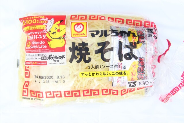 まるちゃん　焼きそば　1パック＝3人前（150g×3袋）　　要冷蔵　蒸してお召し上がりください。