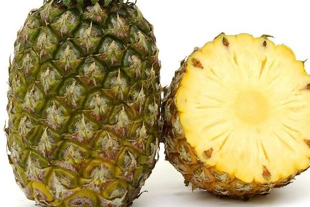 ゴールデンパイン　（フィリピン産など）７玉サイズ