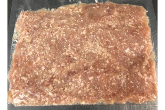 鶏挽肉　日本産　1パック：500ｇ入り真空パック＜冷凍＞