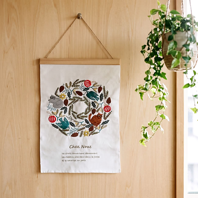 松尾ミユキ 刺繍タペストリー
