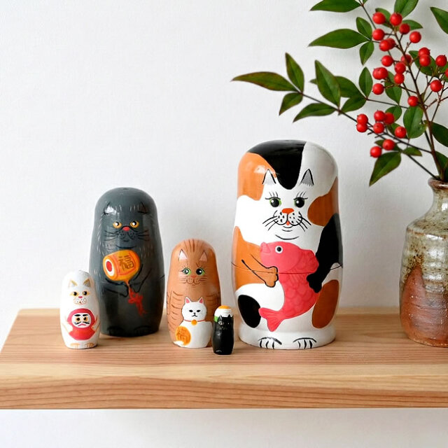ねこのお正月マトリョーシカ｜木製・手描き｜ゼネラルストア オルネ