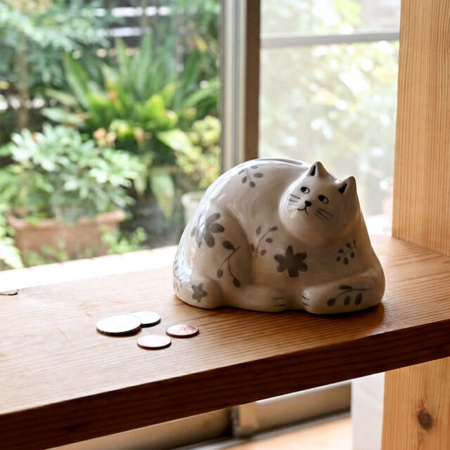 花柄ねこの磁器製貯金箱｜ゼネラルストア オルネ