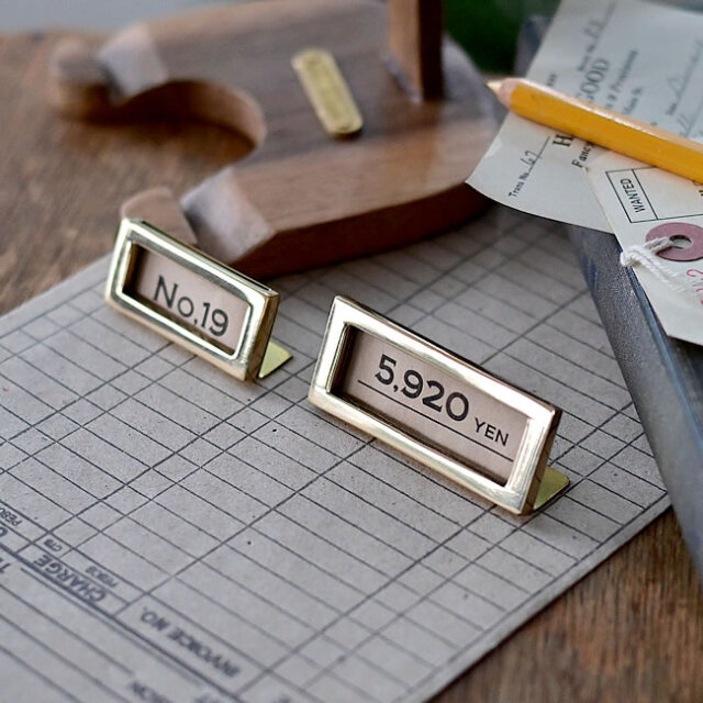 ネームプレート イメージ BRASS スタンド ネームプレート | ゼネラルストア オルネ