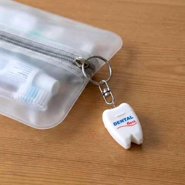 デンタルフロス キーホルダー｜歯モチーフの携帯用フロス｜ゼネラル