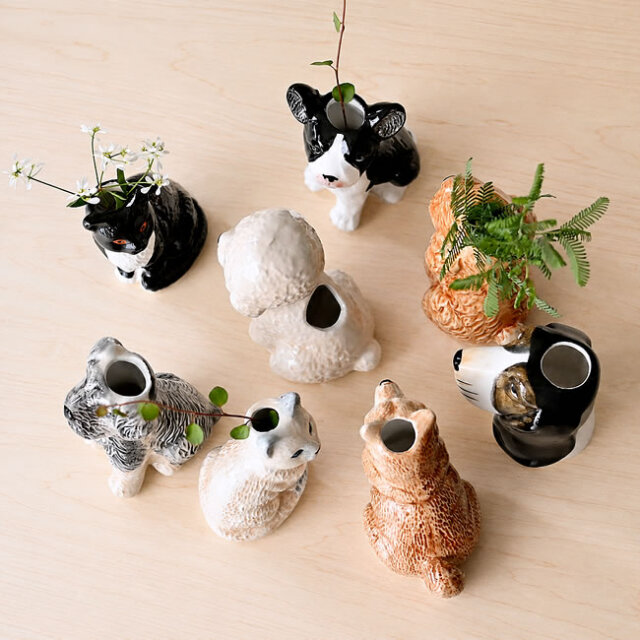FURRY FRIENDS ミニベース 動物モチーフの陶器製フラワーベース