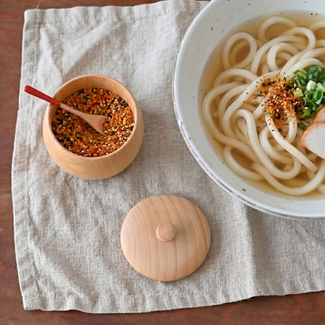 木のぬくもり感じる匙付き薬味入れ ｜ ゼネラルストア オルネ