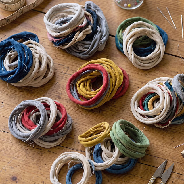 SOCK LOOP コースター｜靴下ハギレを活かした手編みコースター