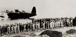 第二次丹作戦のため鹿児島へ進出する詫間空の二式大艇