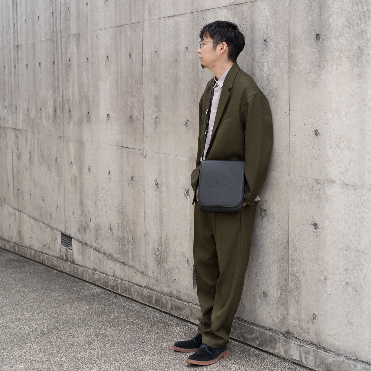 モデル画像ショルダー斜め掛け