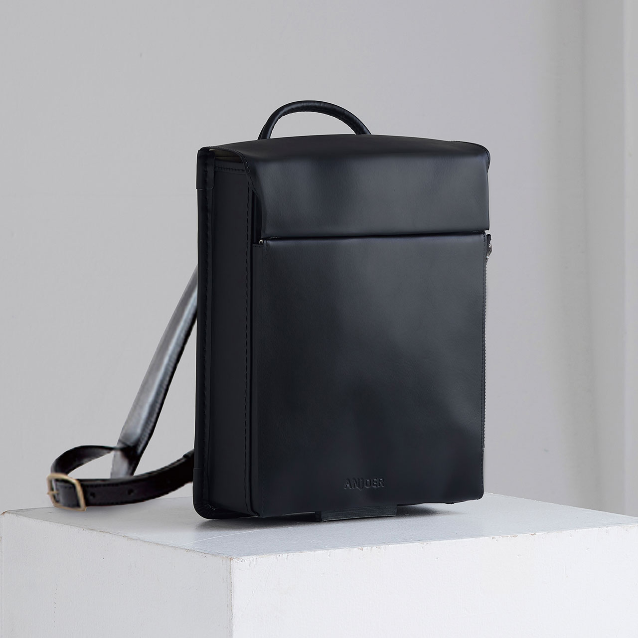 anjoerフラップバッグ