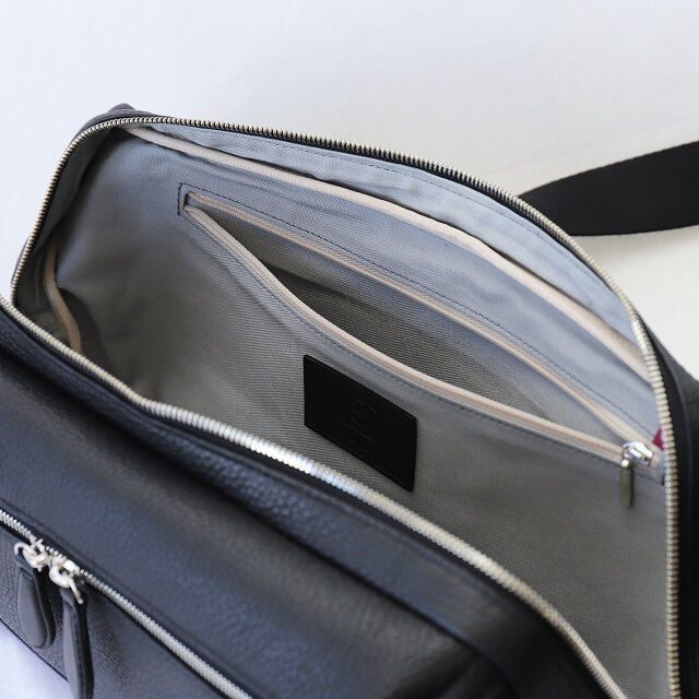 内側ファスナーポケット