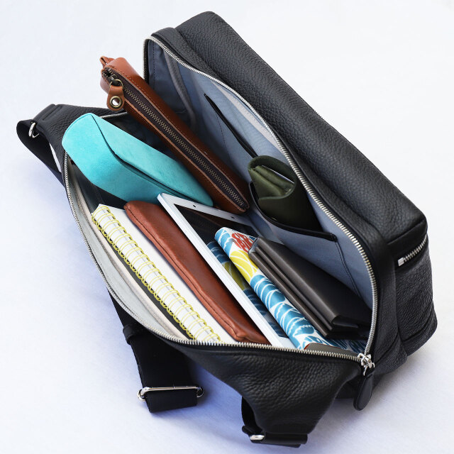 大容量ボディバッグ