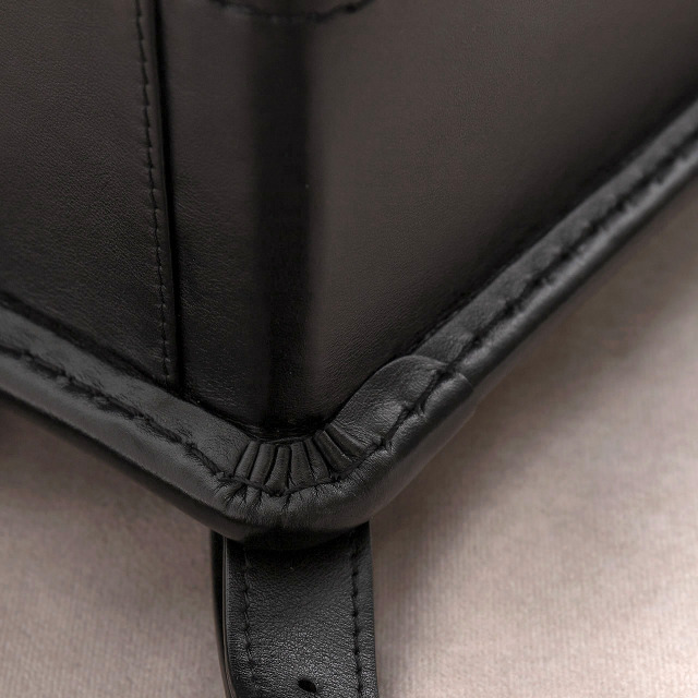 anjoerフラップバッグ