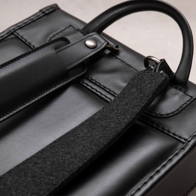 anjoerフラップバッグ