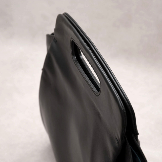 anjoerスリムバッグ