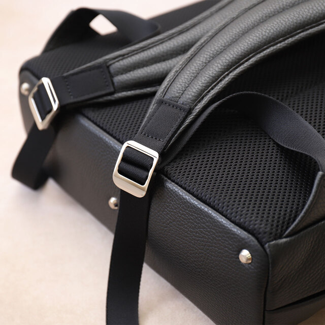 革製ビジネスリュック・金具