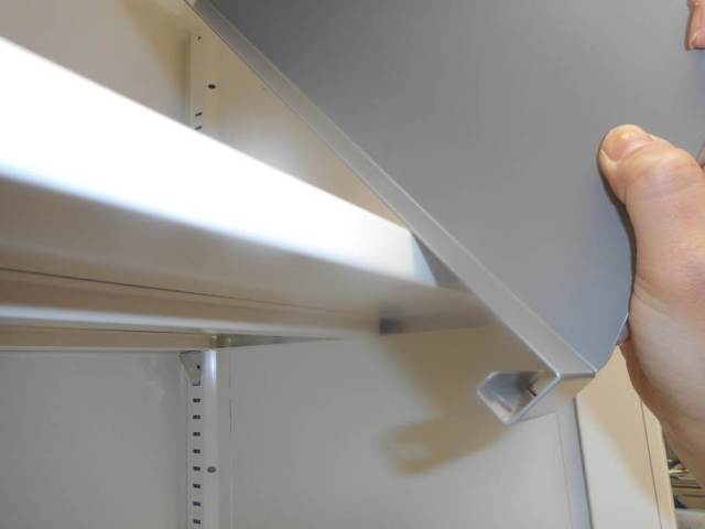 倒れないブックエンド