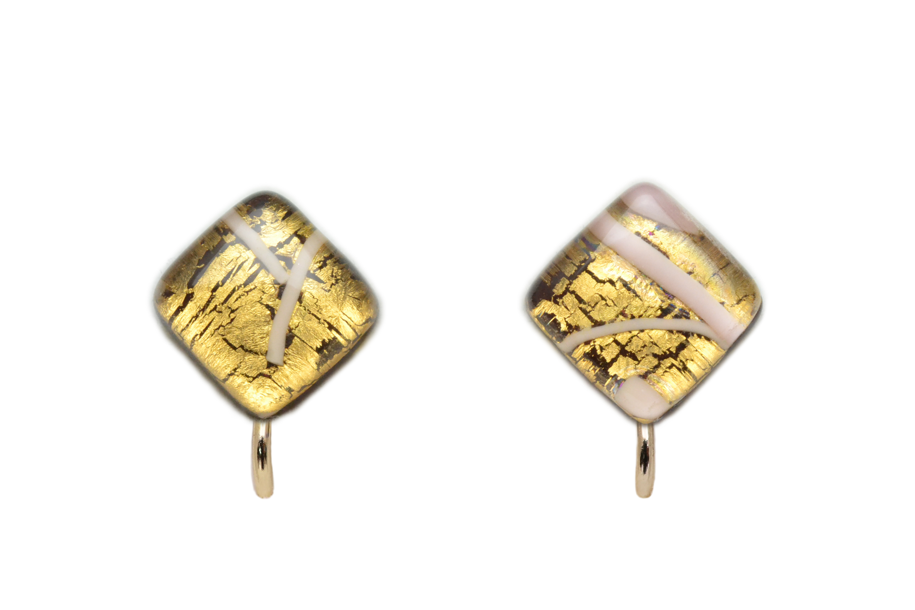 ピアストリーネ　イヤリング　スクエア型