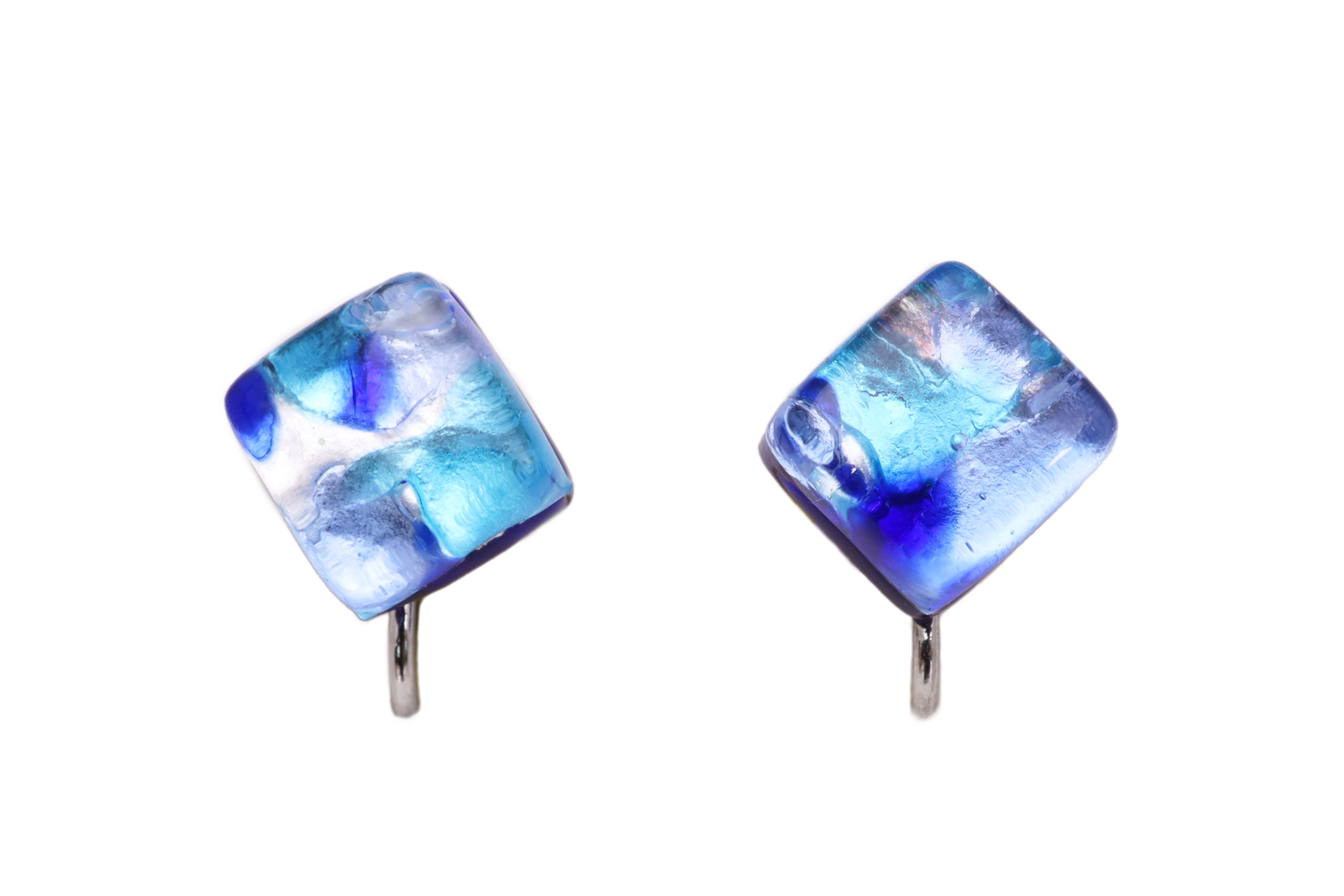 ピアストリーネ　イヤリング　スクエア型