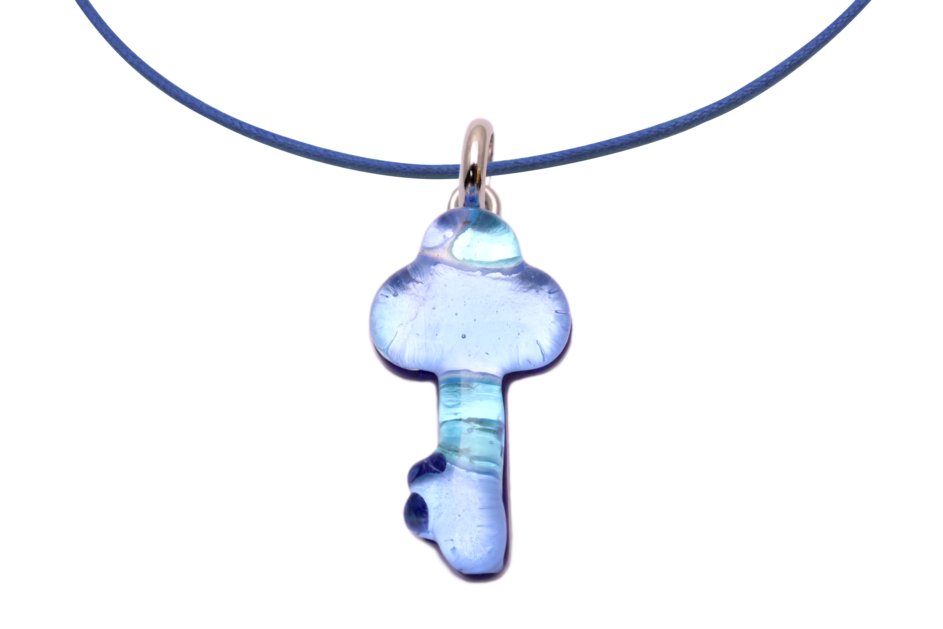 ピアストリーネ　鍵型ペンダント