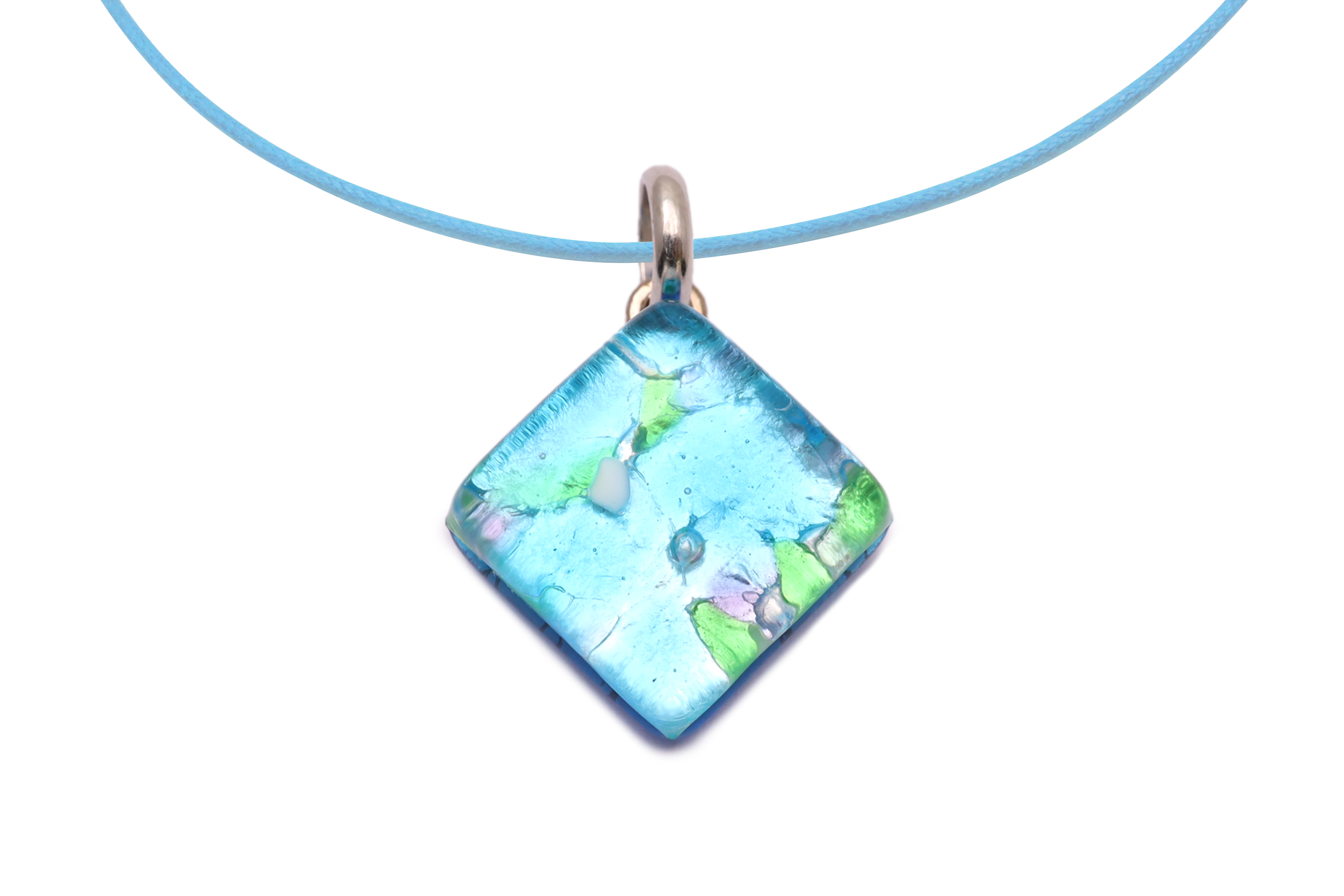 ピアストリーネ　スクエア型ペンダント