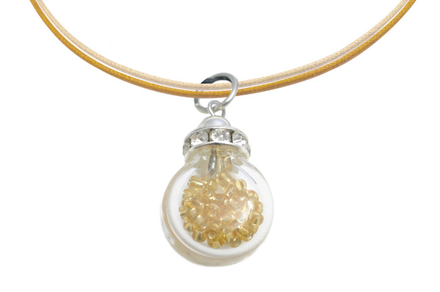 小瓶型ペンダントトップ