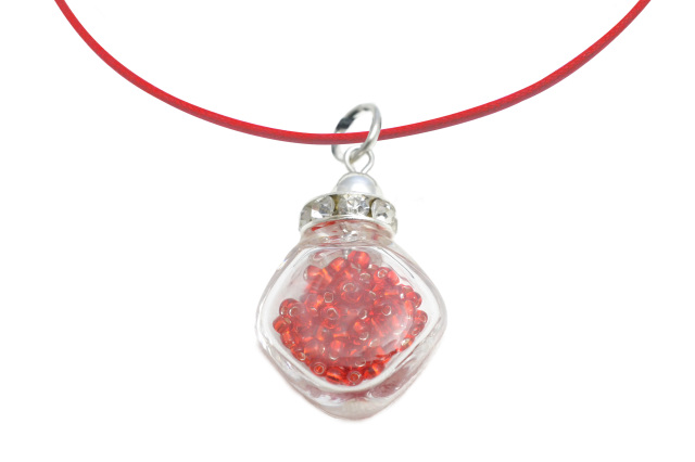 小瓶型ペンダントトップ