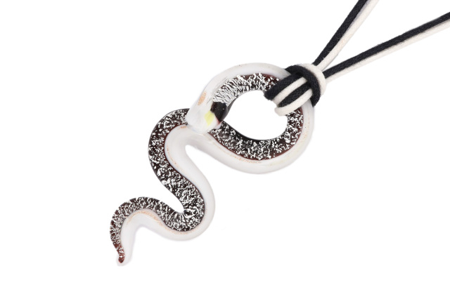 ムラーノグラス 蛇型ペンダント