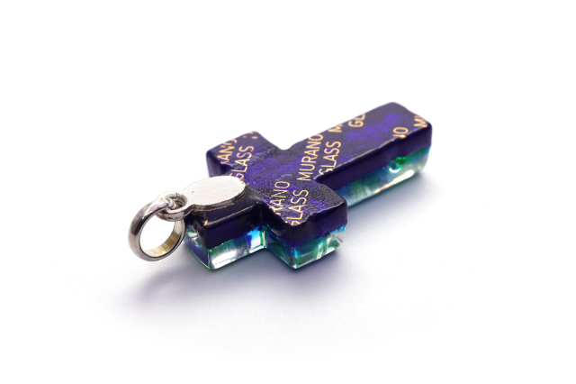 ピアストリーネ　クロス